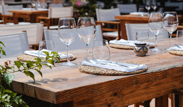 outdoor-dining-600x350